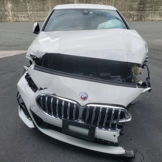 画像4758：R05　BMW　２シリーズ　事故車