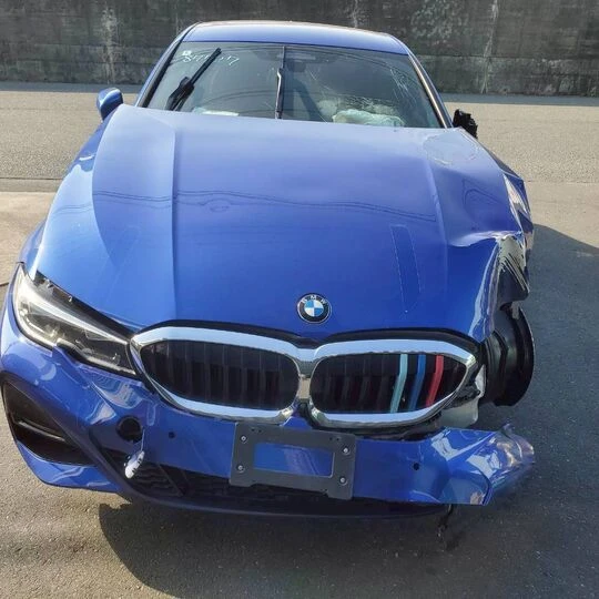 画像5012：R01年　３シリーズ　BMW　事故車