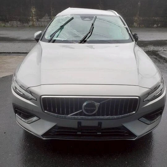 画像5338：R05年　ボルボ　V60　事故車